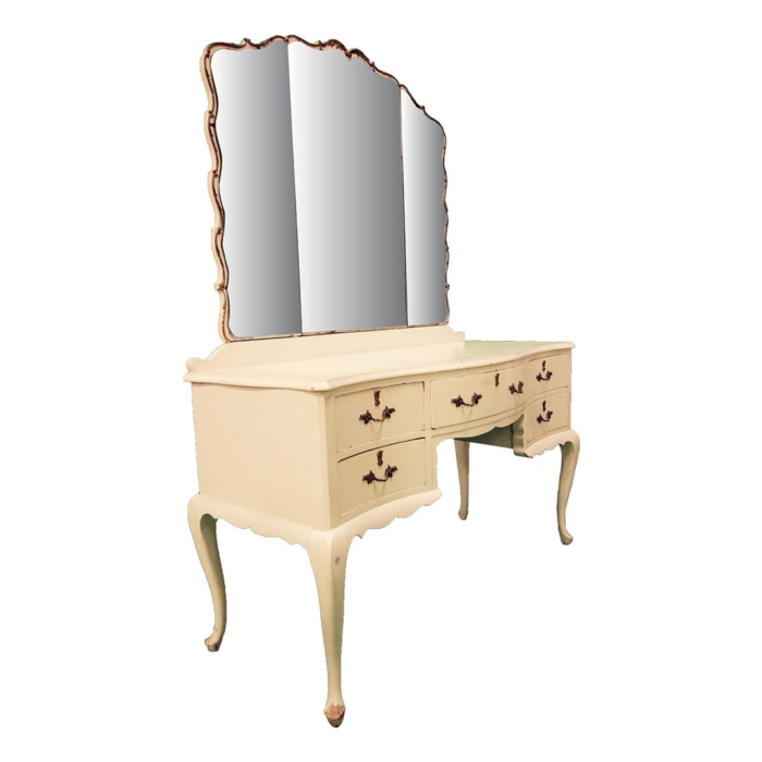 Queen anne dressing table