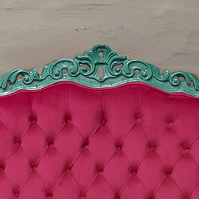 Victorian carved 2 Seater in Pink Velvet - Image 2