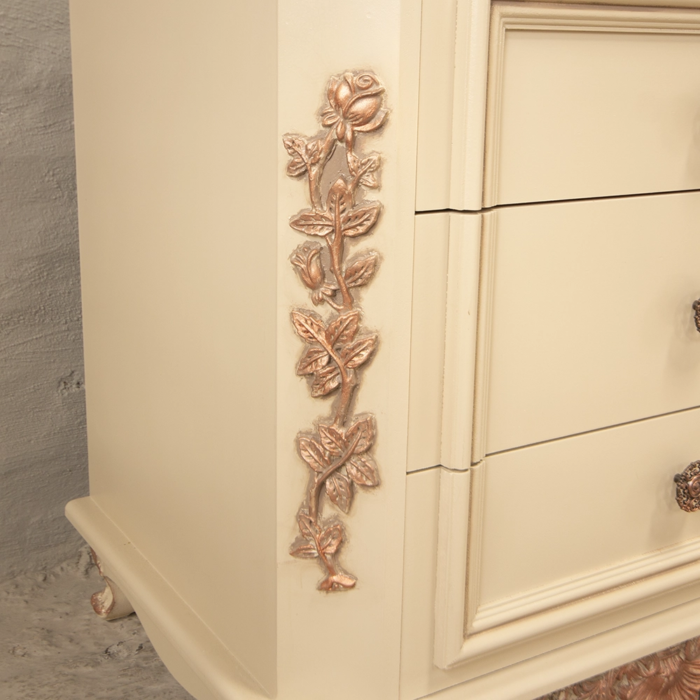 Large pedestals in country grey