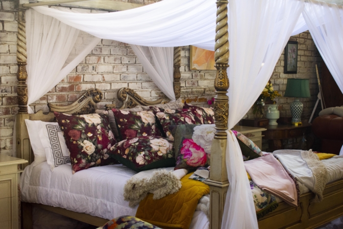 Mahogany Queen Poster Bed - Image 5