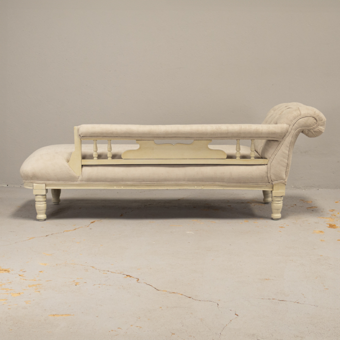 Chaise Lounge - Image 4