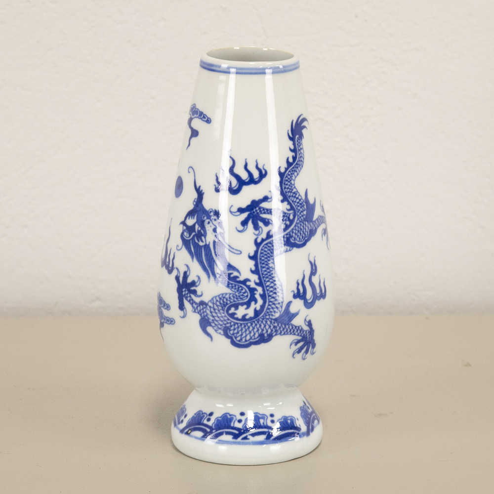 Oriental dragon vase
