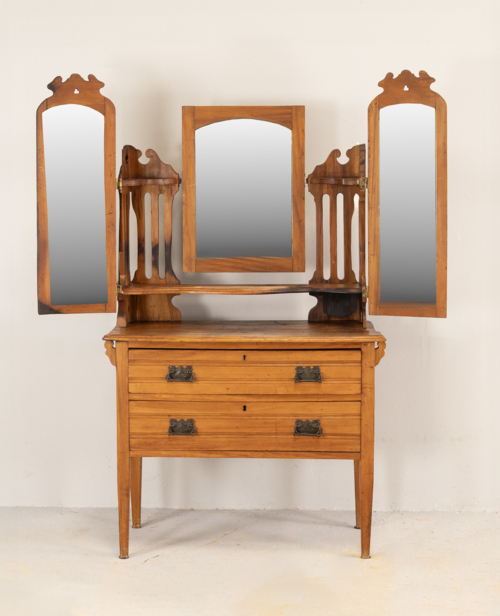 Oregon Dresser