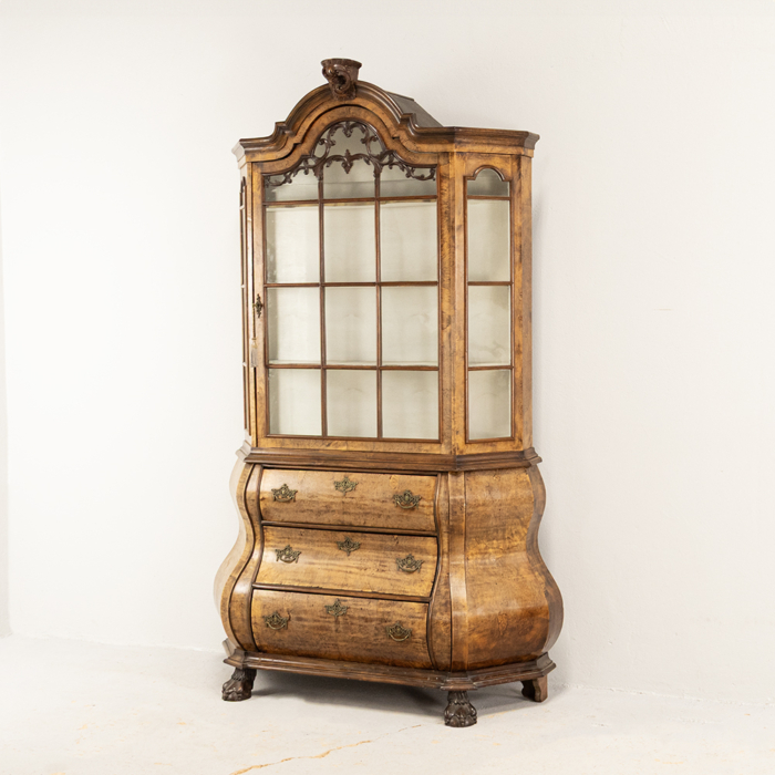Dutch Walnut Bombe Vitrine - Image 2