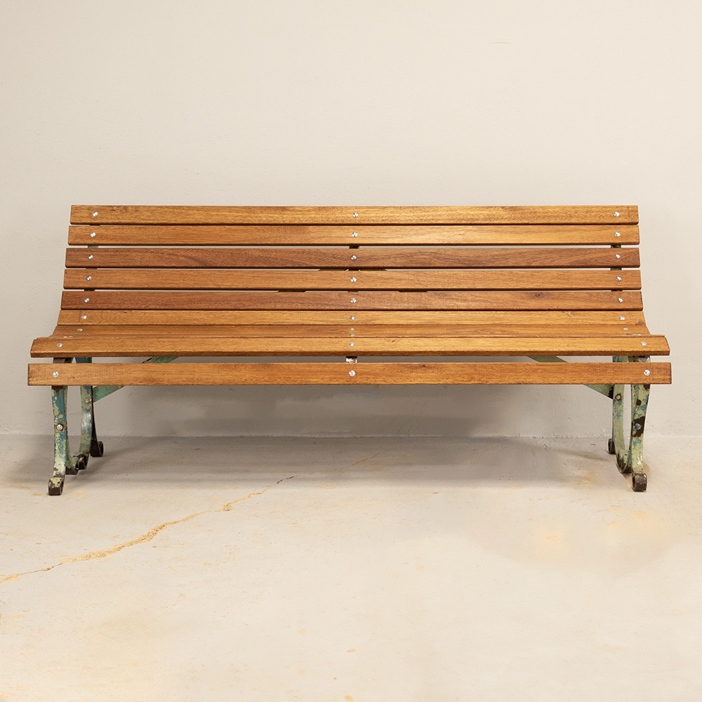 Garden bench saligna
