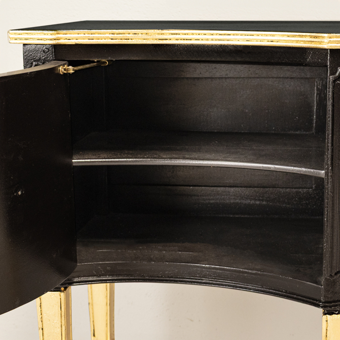 Georgian Style Sideboard Elegance - Image 8