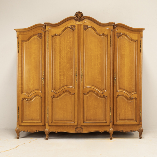 Continental Oak Four Door Cupboard