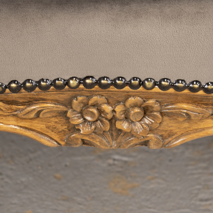 Victorian Sofa - Image 9