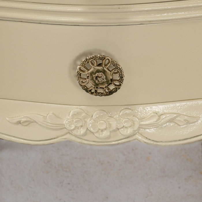 French Style Headboard and Pedestals - Image 9
