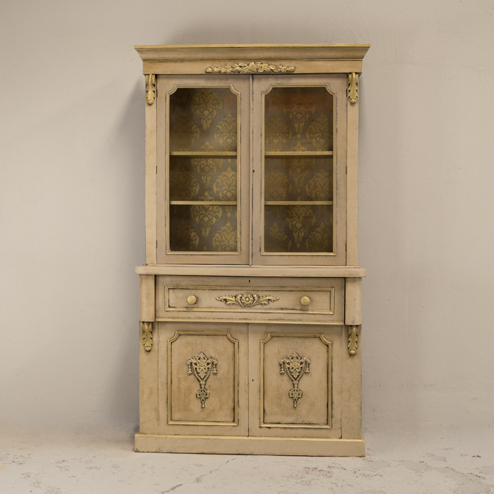 Regal Floral Display Cabinet - Image 2