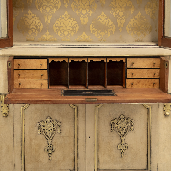 Regal Floral Display Cabinet - Image 11