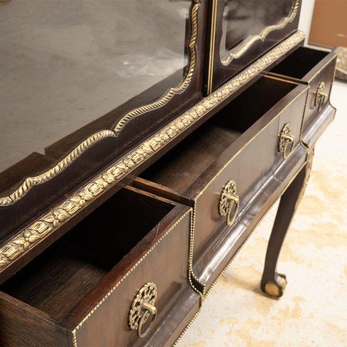 Regal Empire Display Cabinet - Image 6