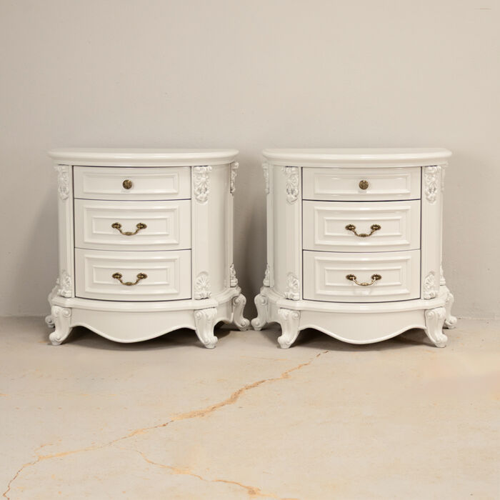 Half moon style Pedestals