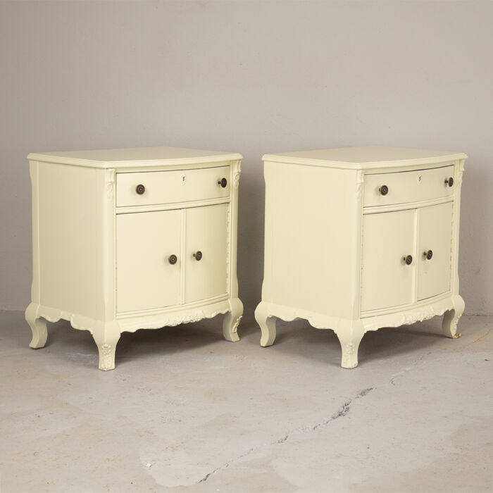French Style Headboard and Pedestals in Cream - Image 4