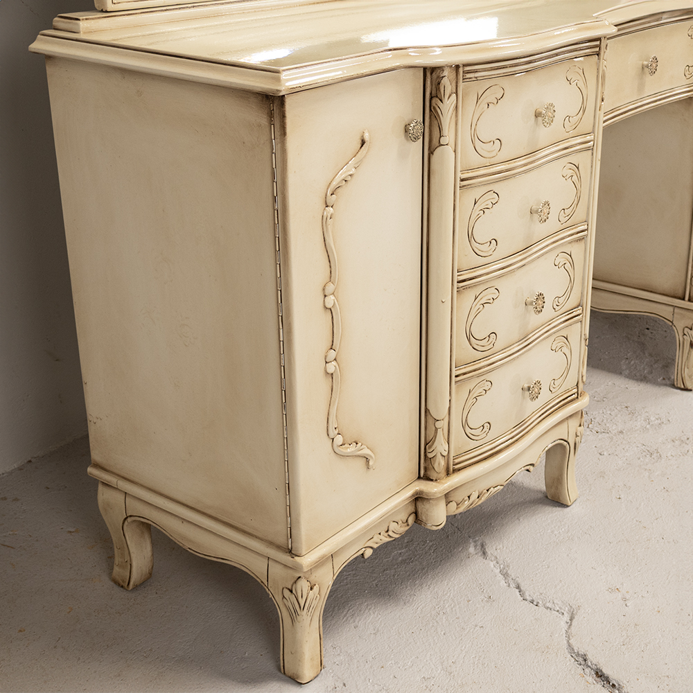 French Provincial Style Dressing Table - Image 6
