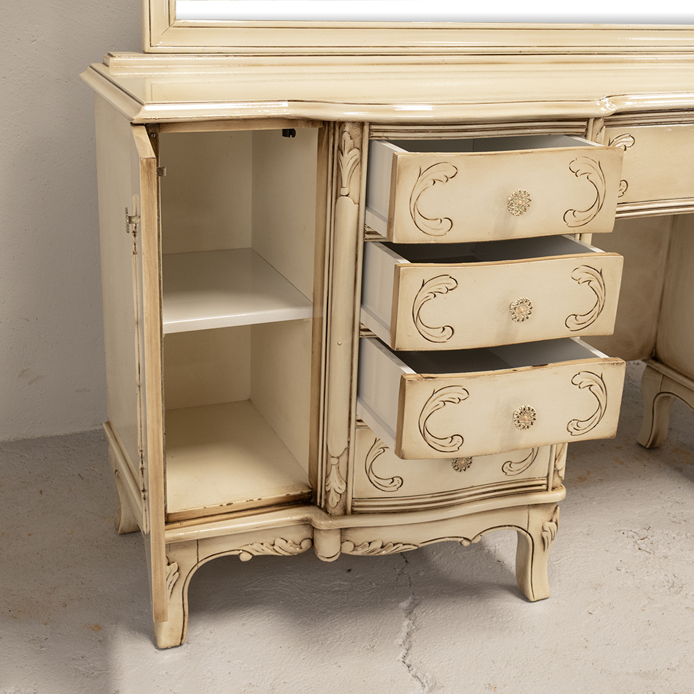 French Provincial Style Dressing Table - Image 7