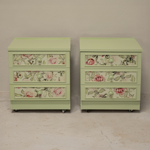 Pedestals on wheels