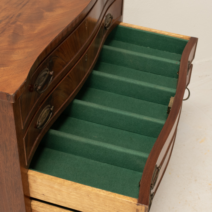 Mahogany Serpentine Chest of Drawers - Image 6