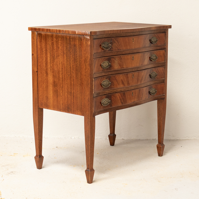 Mahogany Serpentine Chest of Drawers - Image 2