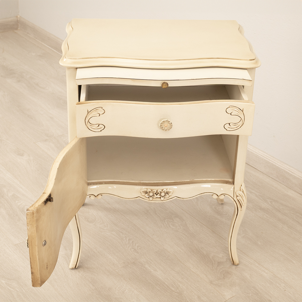 French Style Headboard and Pedestals - Image 8