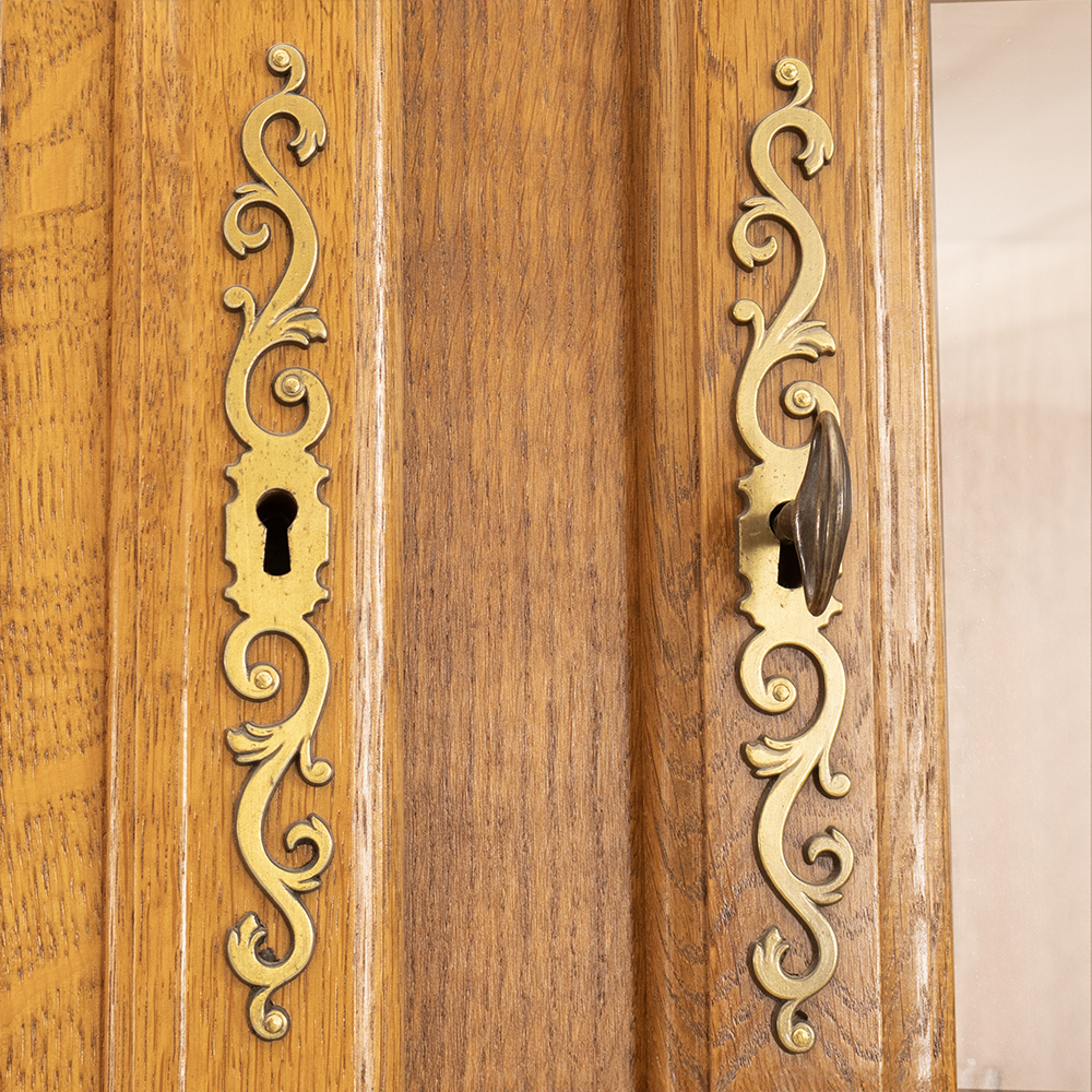 Belgian Oak Display Cabinet - Image 5