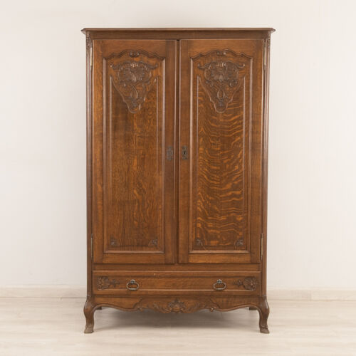 Continental Wardrobe