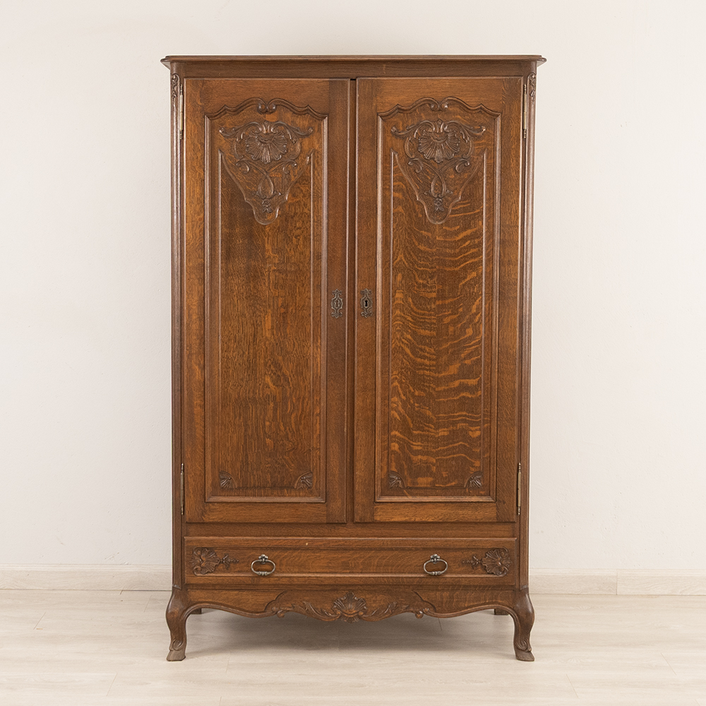 Continental Wardrobe