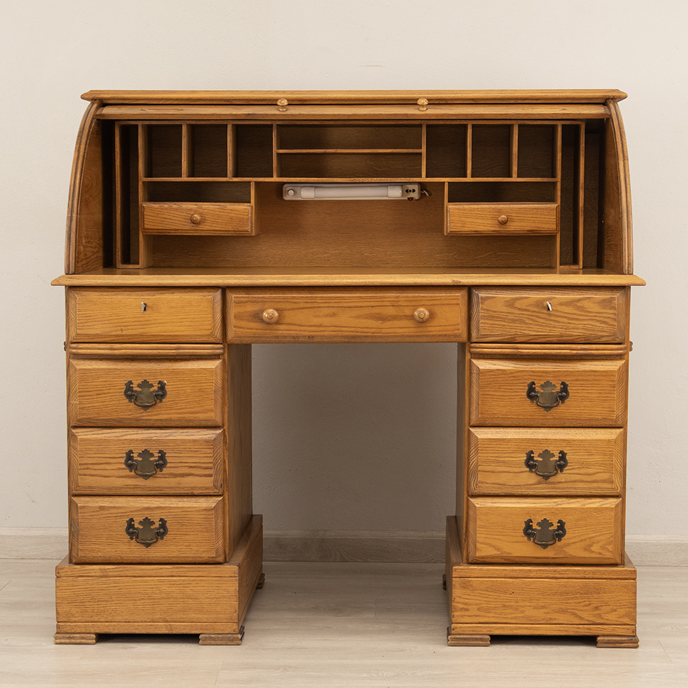 Roll top desk