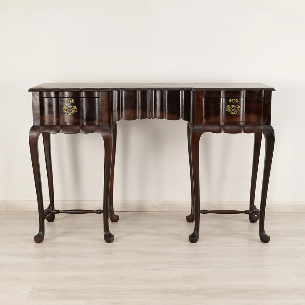 Tall Stinkwood Server